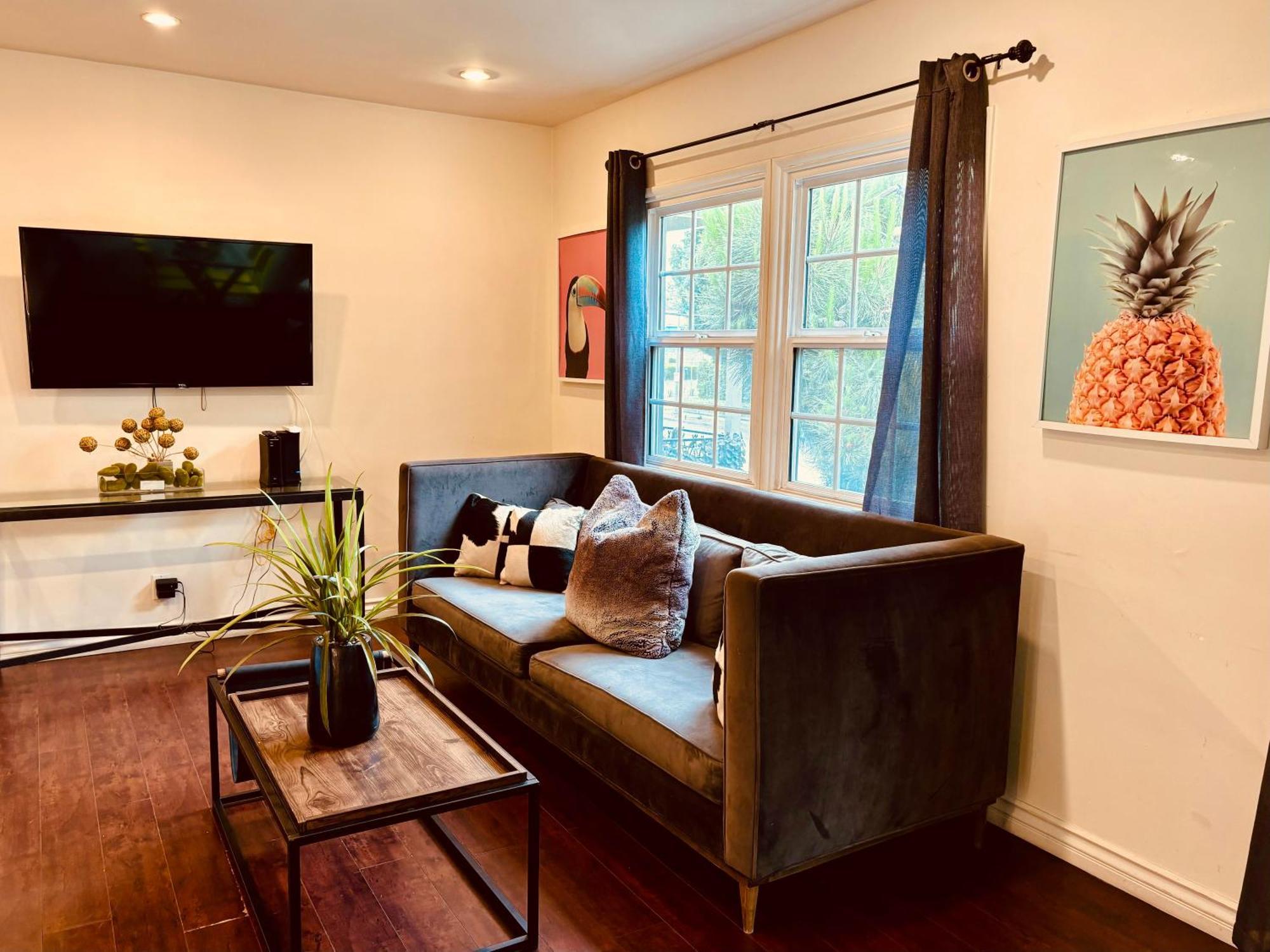 Centrally Located 2 Bed Ucla Apartment 로스앤젤레스 외부 사진